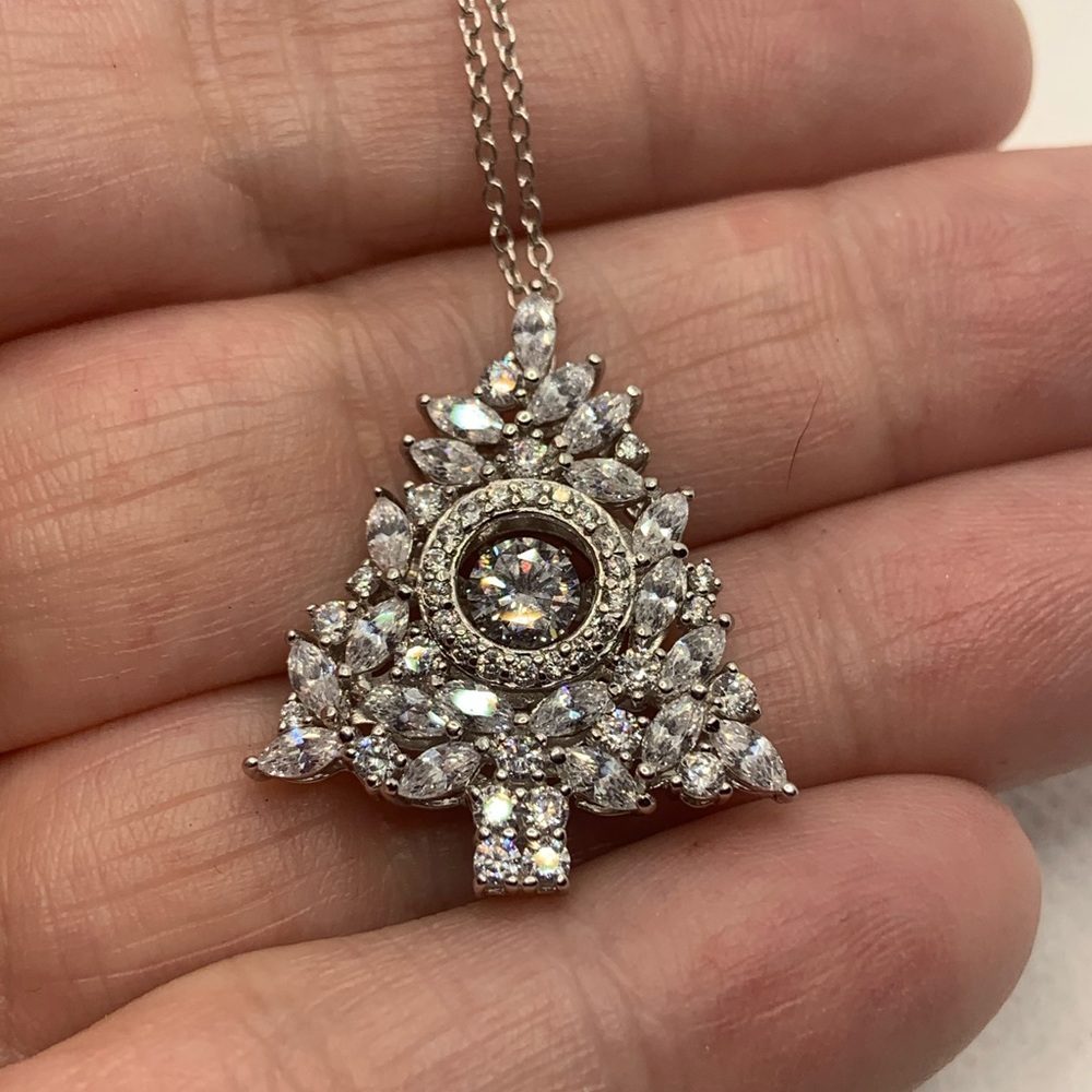 DANCING DIAMOND CHRISTMAS TREE PENDANT WITH CHAIN - Picture 8 of 8